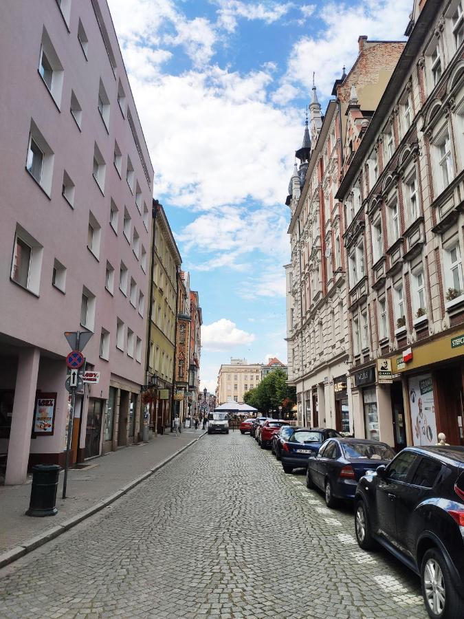 Centrum Apartament Old Town Свидница Экстерьер фото